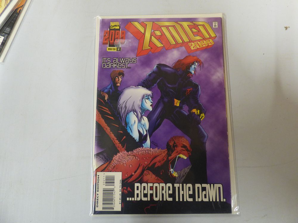 Lot 211: A Marvel Comics X-MEN 2099 Issue #32 Comic Book