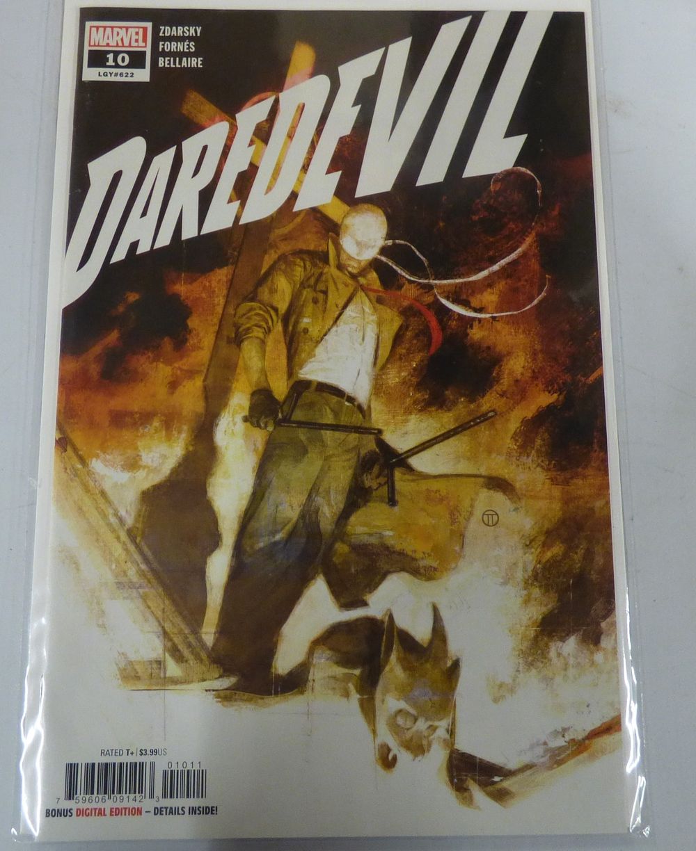 Lot 440: Marvel Daredevil Comic Book Issue #10 (LGY#622)