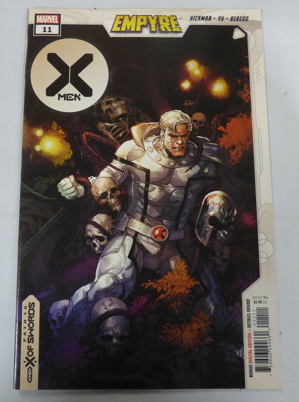 Lot 463: Marvel Empyre X-Men #11 Comic Book by Hickman