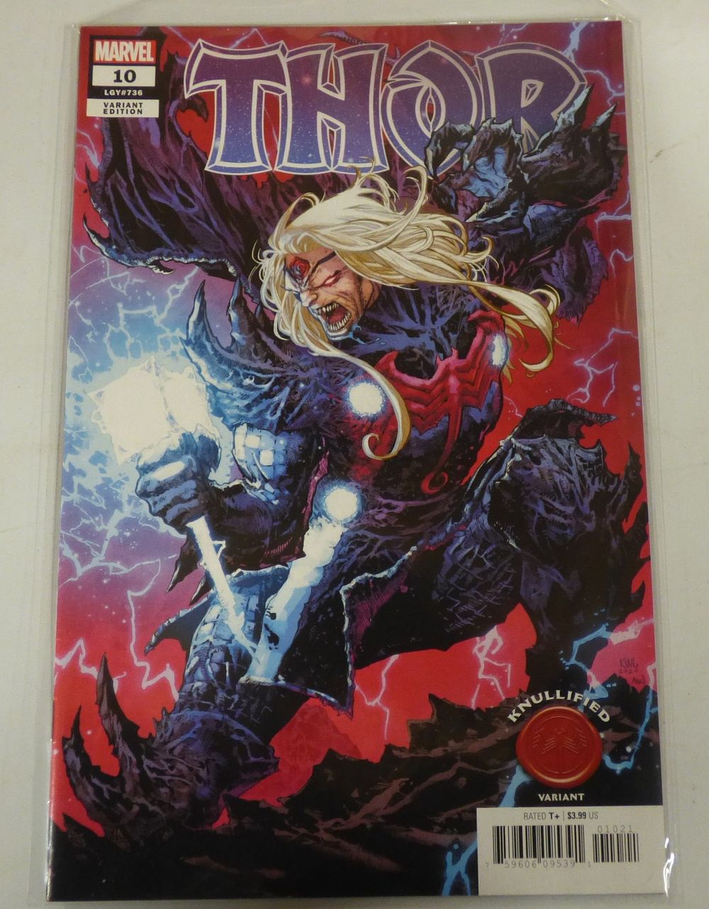 Lot 495: A Marvel Thor #10 Knullified Variant Comic Book