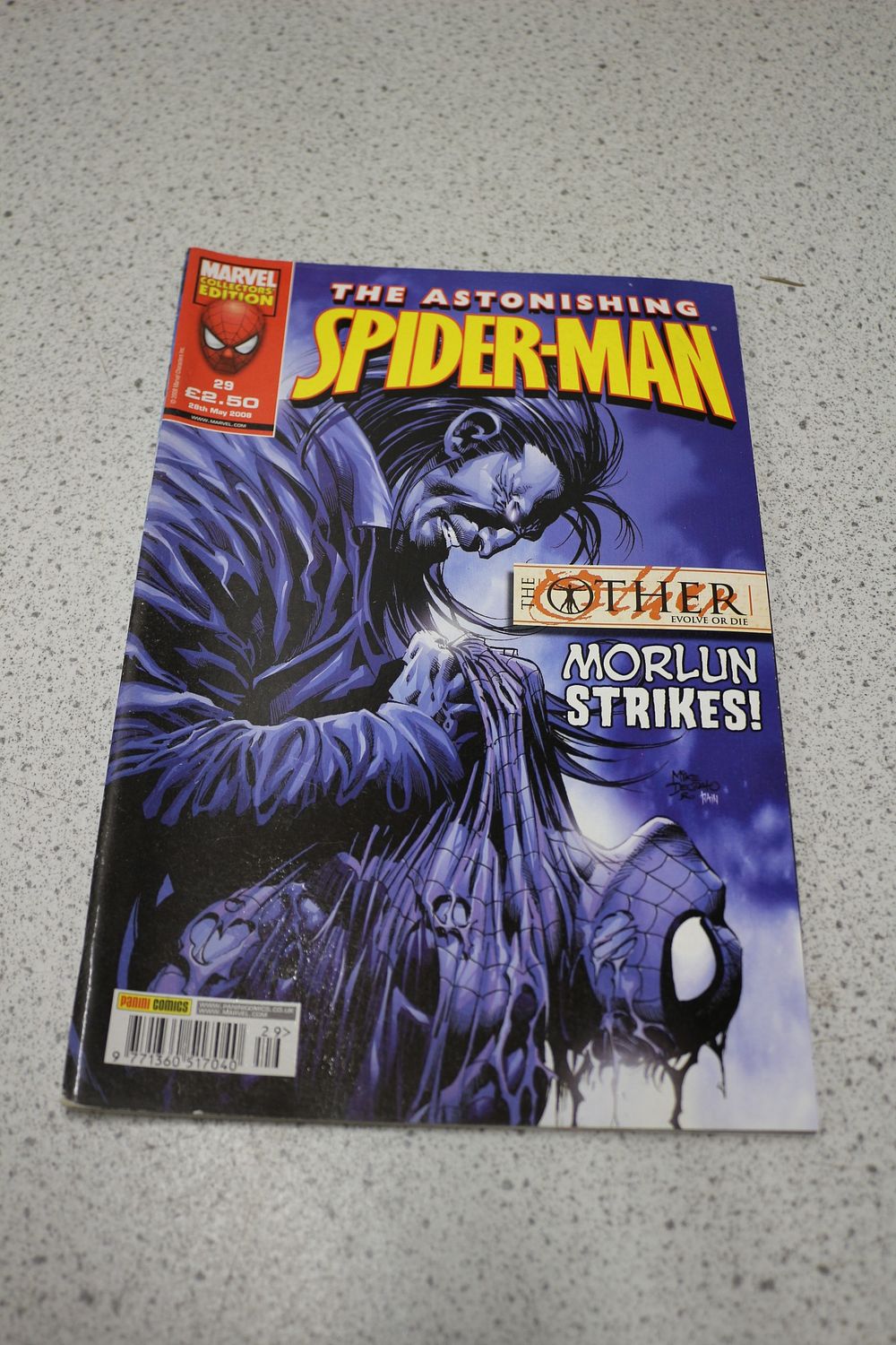 Lot 521: A Marvel Panini 'The Astonishing Spider-Man' Issue 29 Comic Book