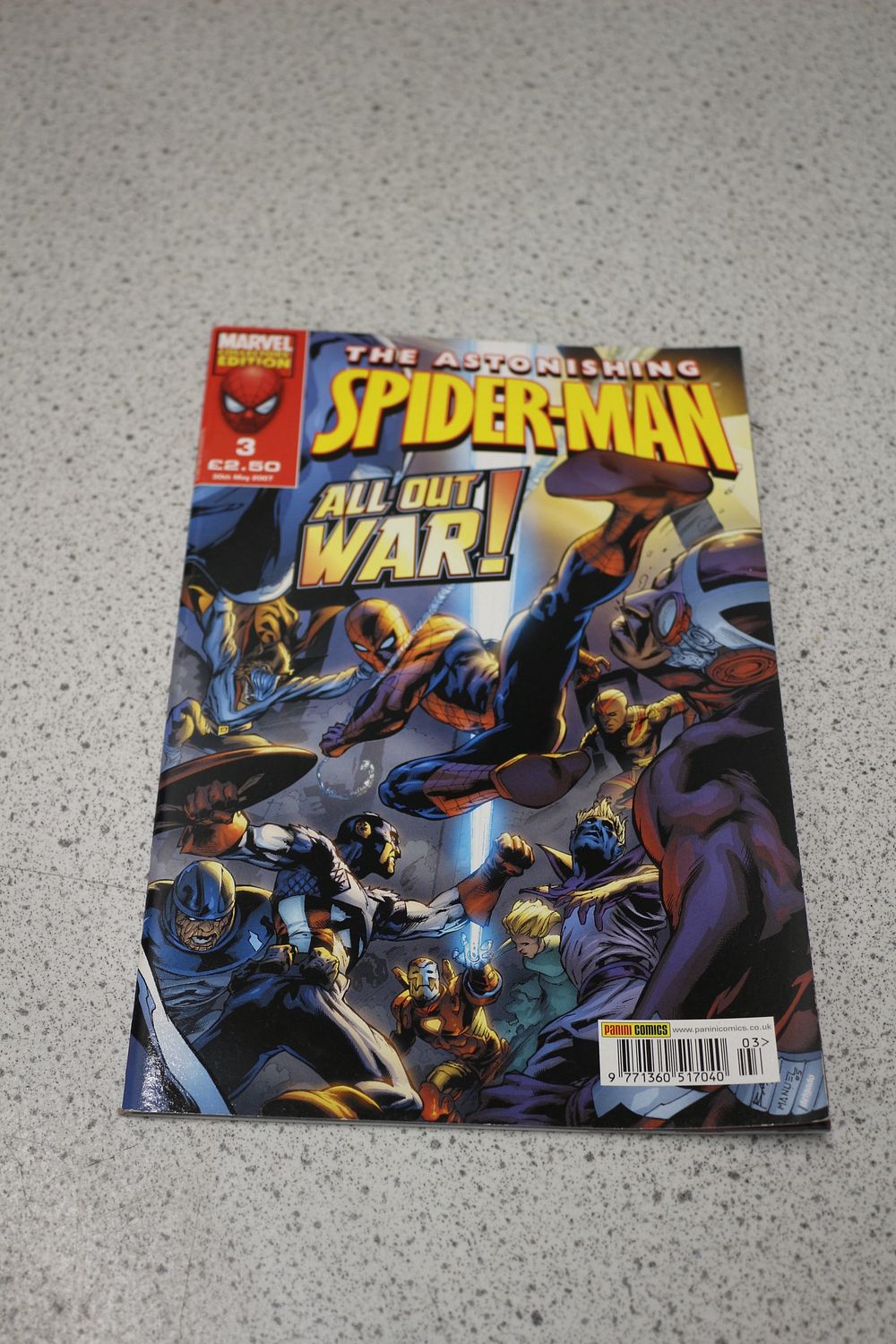 Lot 535: Marvel Collectors Edition The Astonishing Spider-Man All Out War! #3