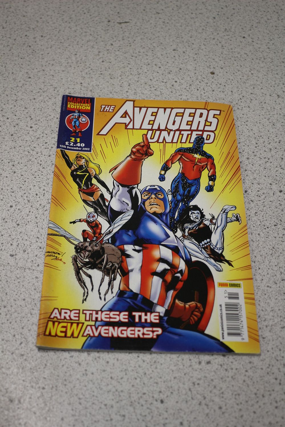 Lot 539: Marvel Collectors Edition The Avengers United Issue 21 Comic Book