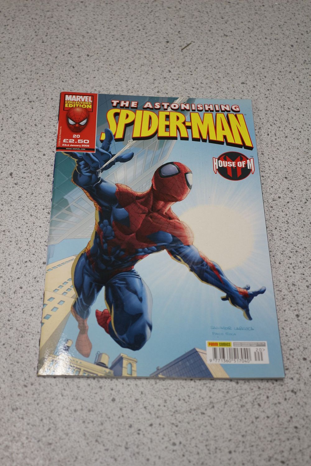 Lot 569: A Marvel Collectors' Edition Astonishing Spider-Man Issue 20 Comic