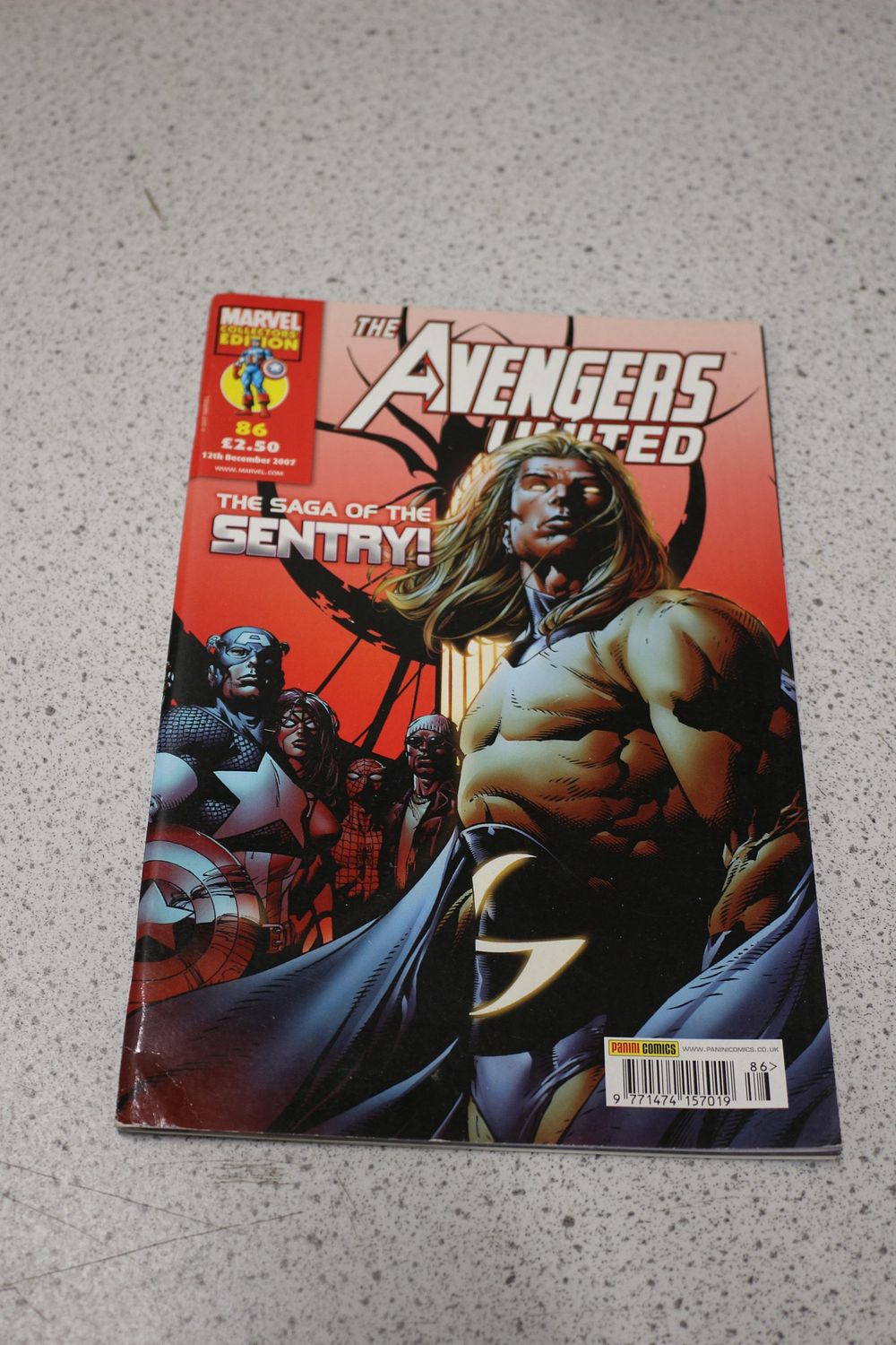 Lot 590: Marvel Collectors Edition The Avengers United: The Saga of the Sentry! Comic
