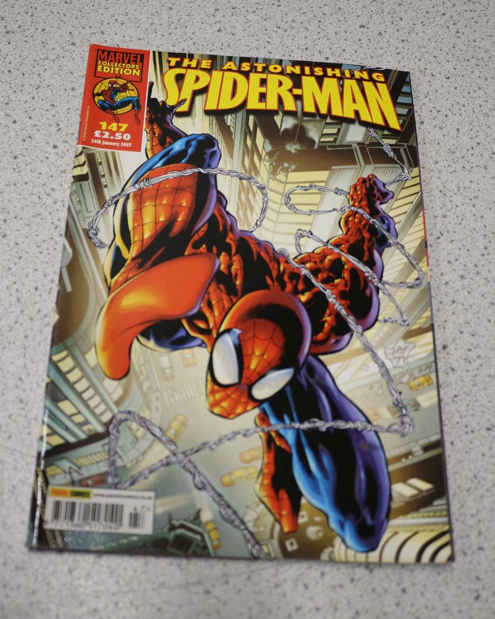 Lot 612: The Astonishing Spider-Man Marvel Collectors' Edition Comic Book