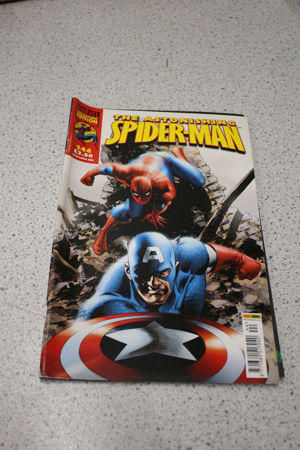 Lot 615: The Astonishing Spider-Man Marvel Collector's Edition Comic Book by Panini