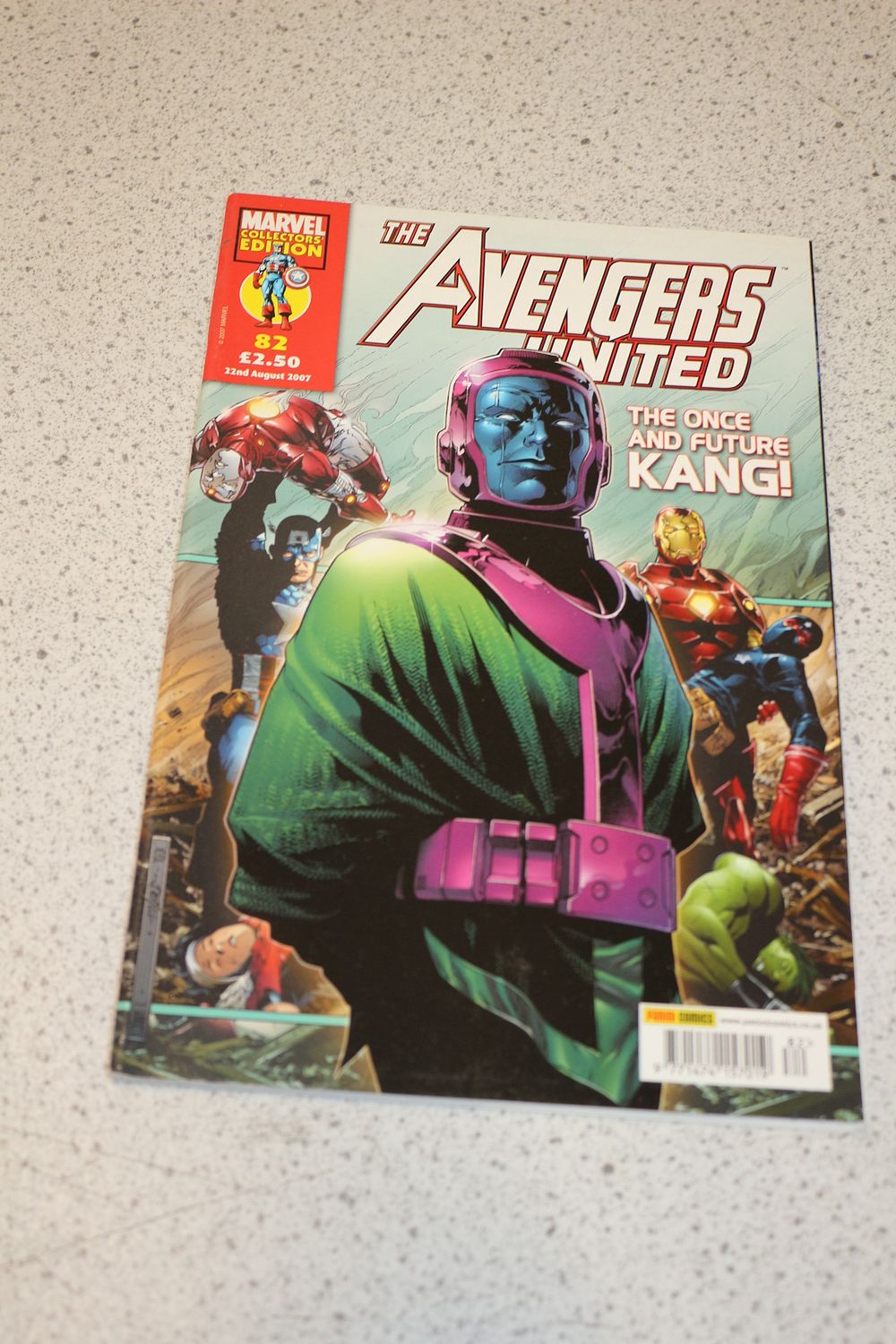 Lot 625: Panini Marvel Collectors' Edition Avengers United Comic