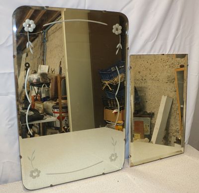 A Pair of Art Deco Etched and Plain Mirrors. Two rectangular silver/clear mirrors, one etched 