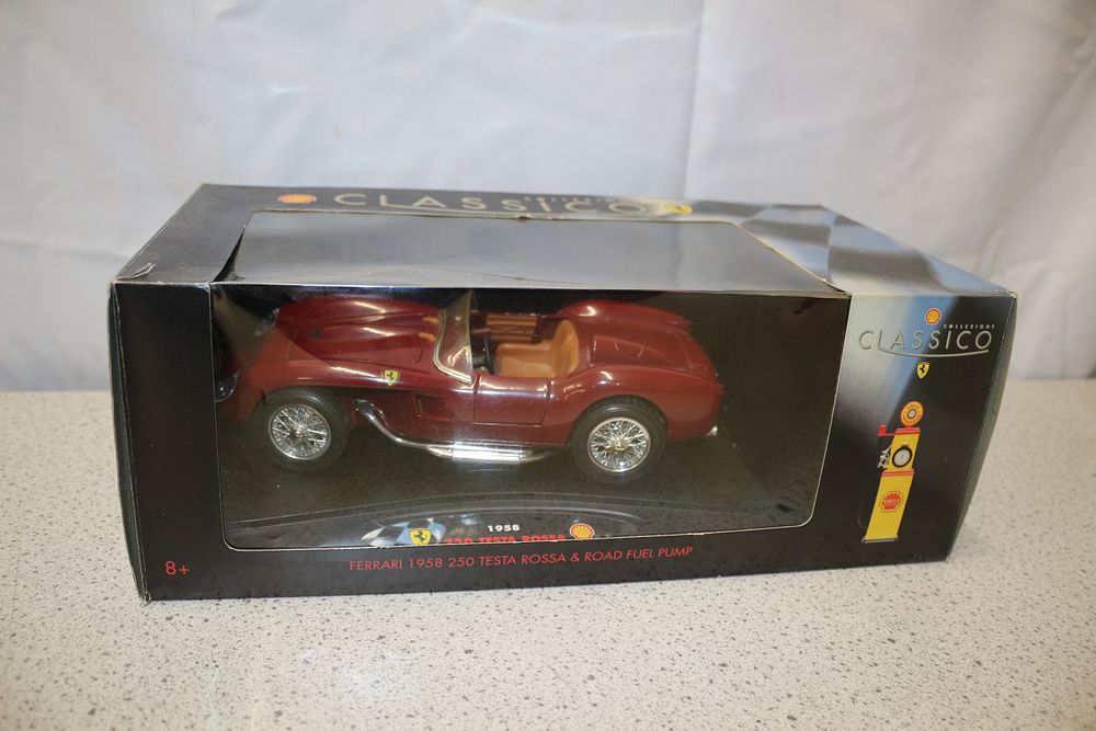 Lot 179: Collezione Classico Ferrari 1958 250 Testa Rossa Model & Pump