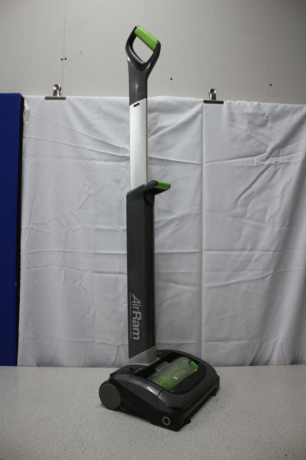 Lot 299: Bissell AirRam Cordless Upright Vacuum Cleaner
