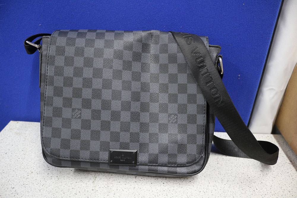Lot 537: Marked as Louis Vuitton Damier Graphite District Messenger Bag
