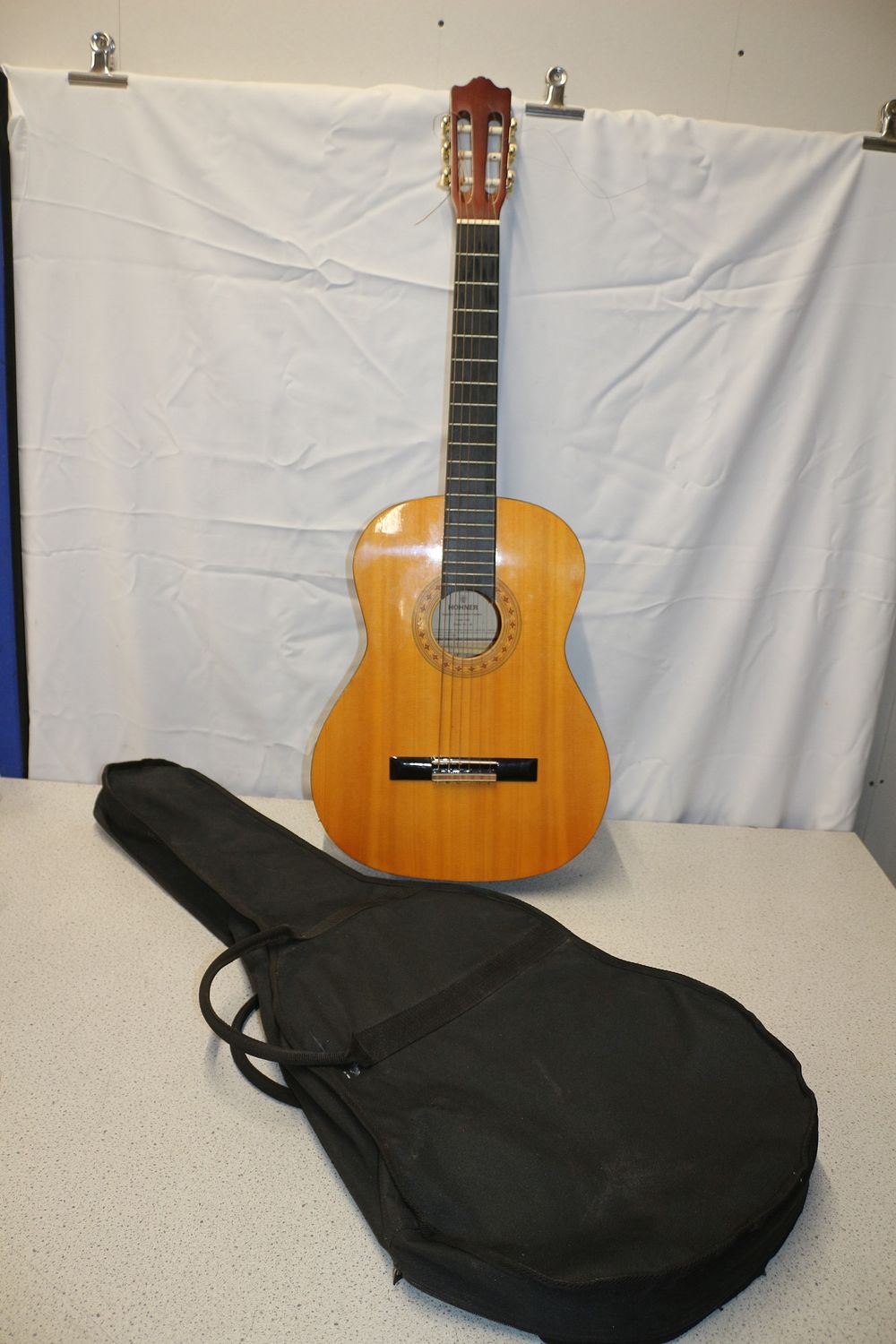 Lot 181: A Hohner Model MC-05 Classical Guitar with Soft Case