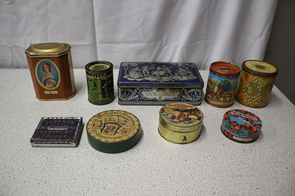 Lot 240: A Collection of Vintage Assorted Decorative Tins