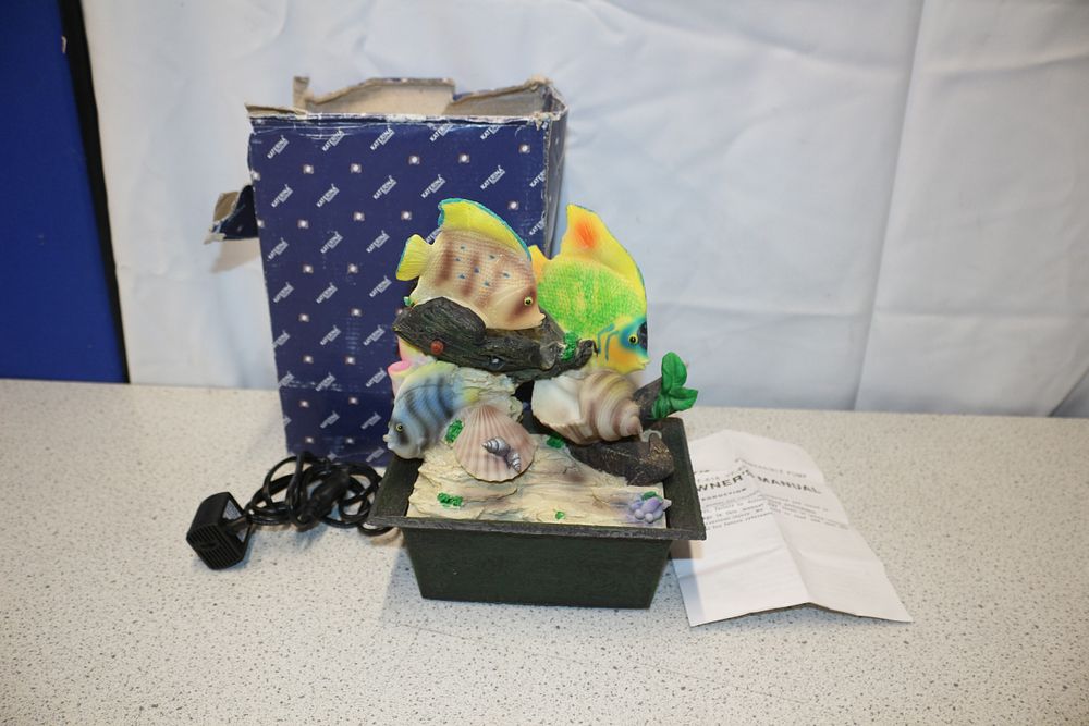 Lot 406: KATERNA Tropical Fish Tank Fountain