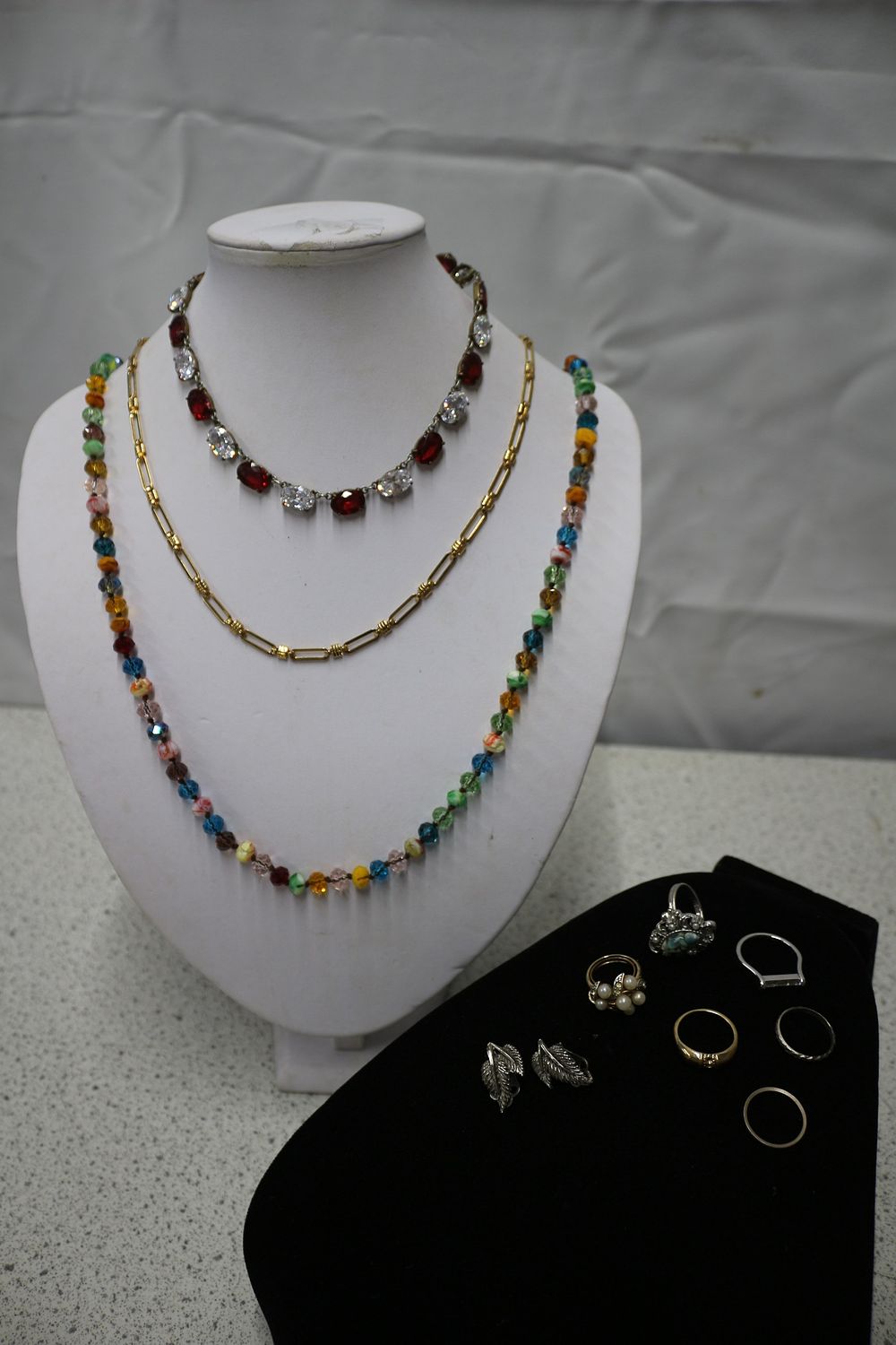 Lot 409: A Collection of Assorted Costume Jewellery