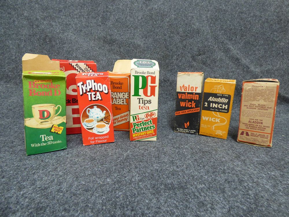 Lot 159: A Collection of Vintage Tea and Heater Wick Boxes