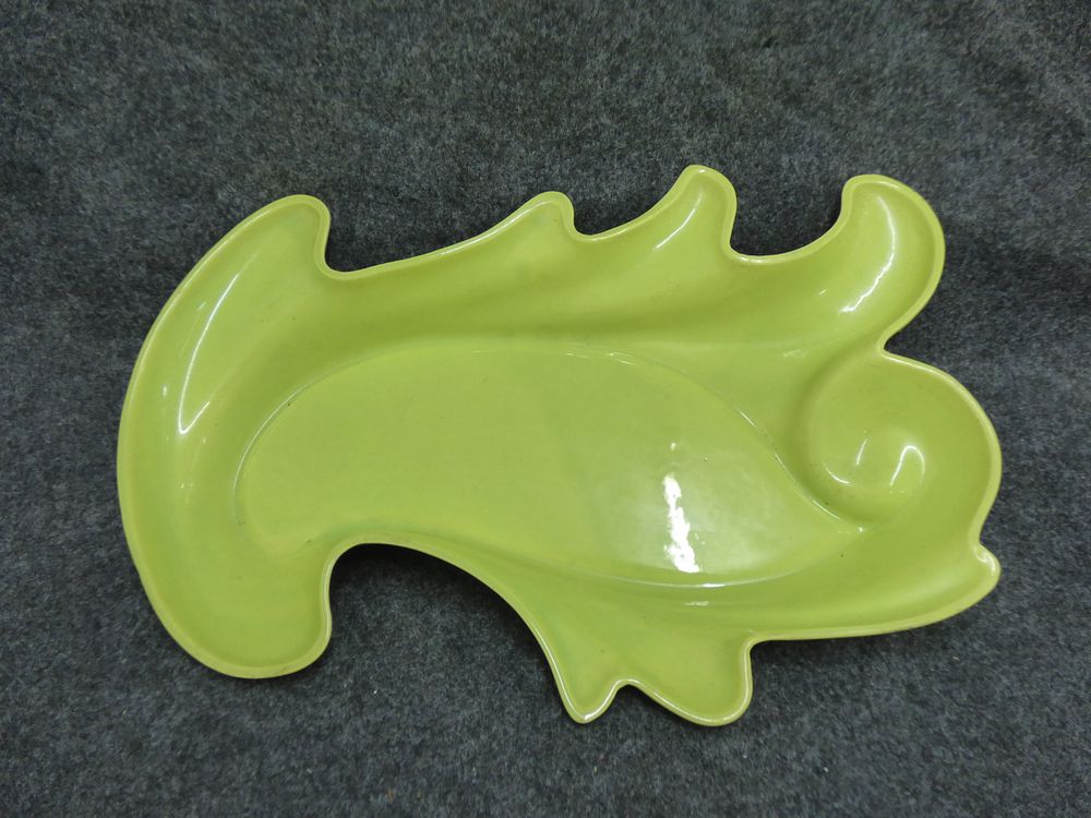 Lot 164: 1951 Claire Lerner California Art Pottery Chartreuse Ceramic Dish