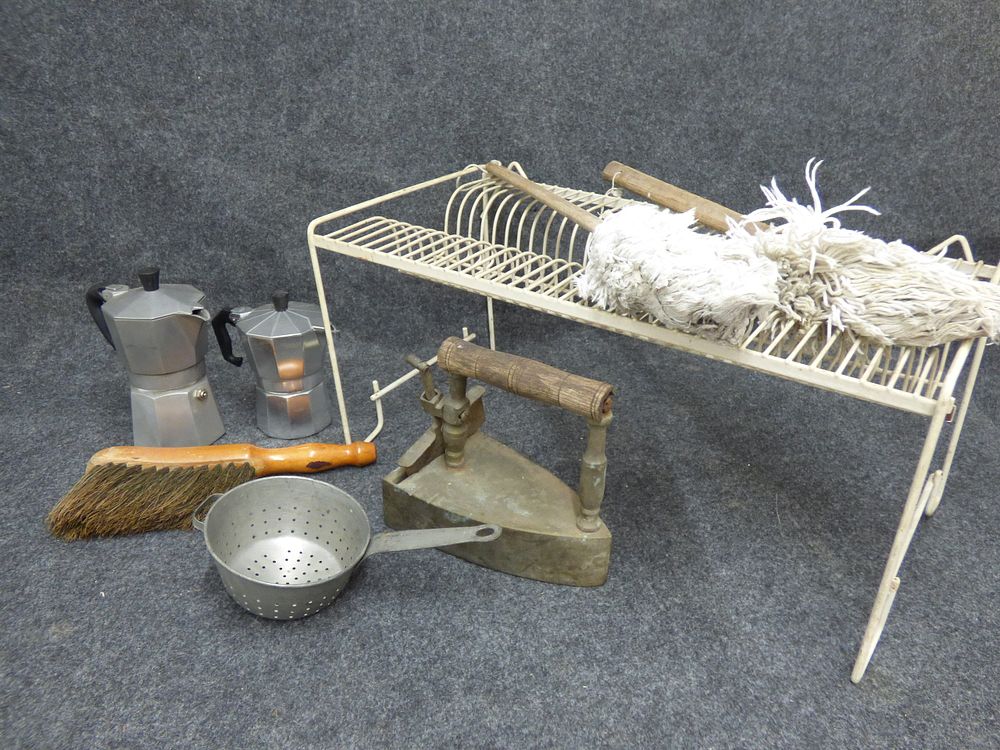 Lot 205: A Collection of Vintage Household Items Including Bialetti Moka Pots