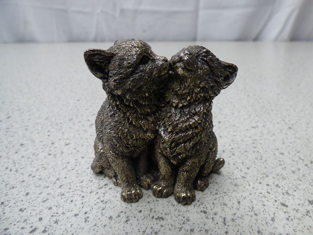 Lot 276: Country Artists Sterling Silver Filled Two Kittens Sculpture
