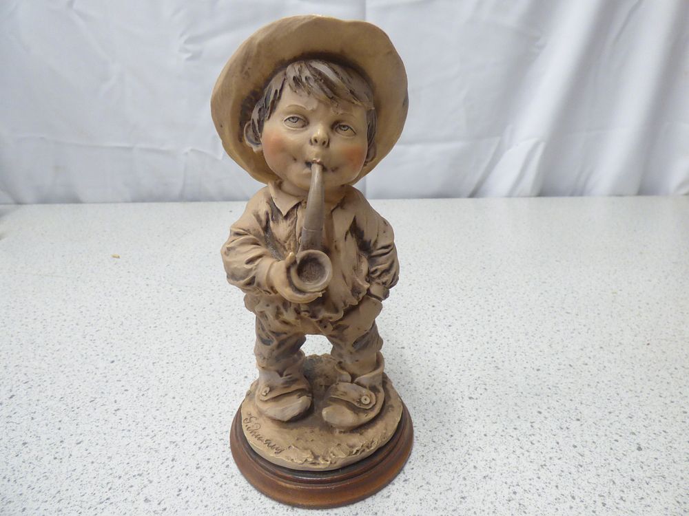 Lot 286: A Vintage Giuseppe Armani Signed Figurine of Boy Smoking a Pipe
