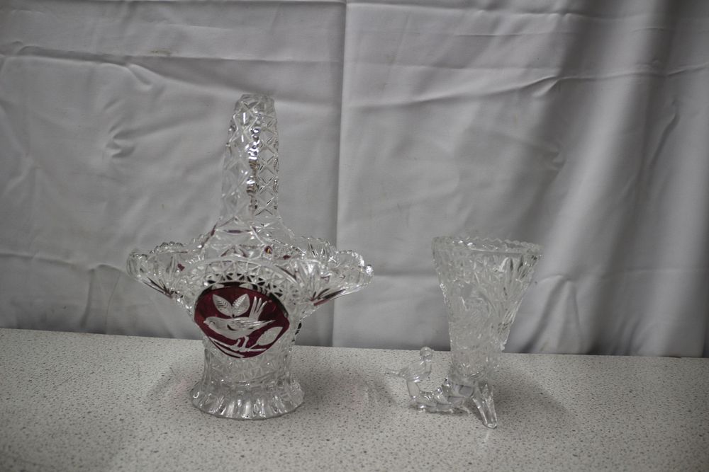 Lot 351: Pair of Hofbauer Byrdes Cut Glass Basket and Vase