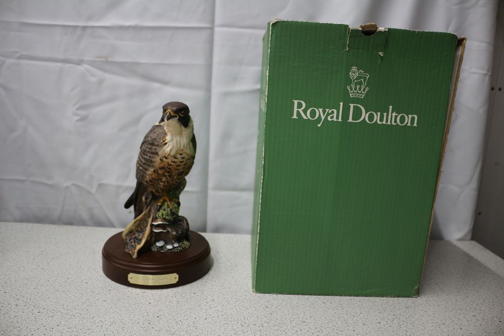 Lot 549: Royal Doulton Peregrine Falcon Ceramic Figurine with Box