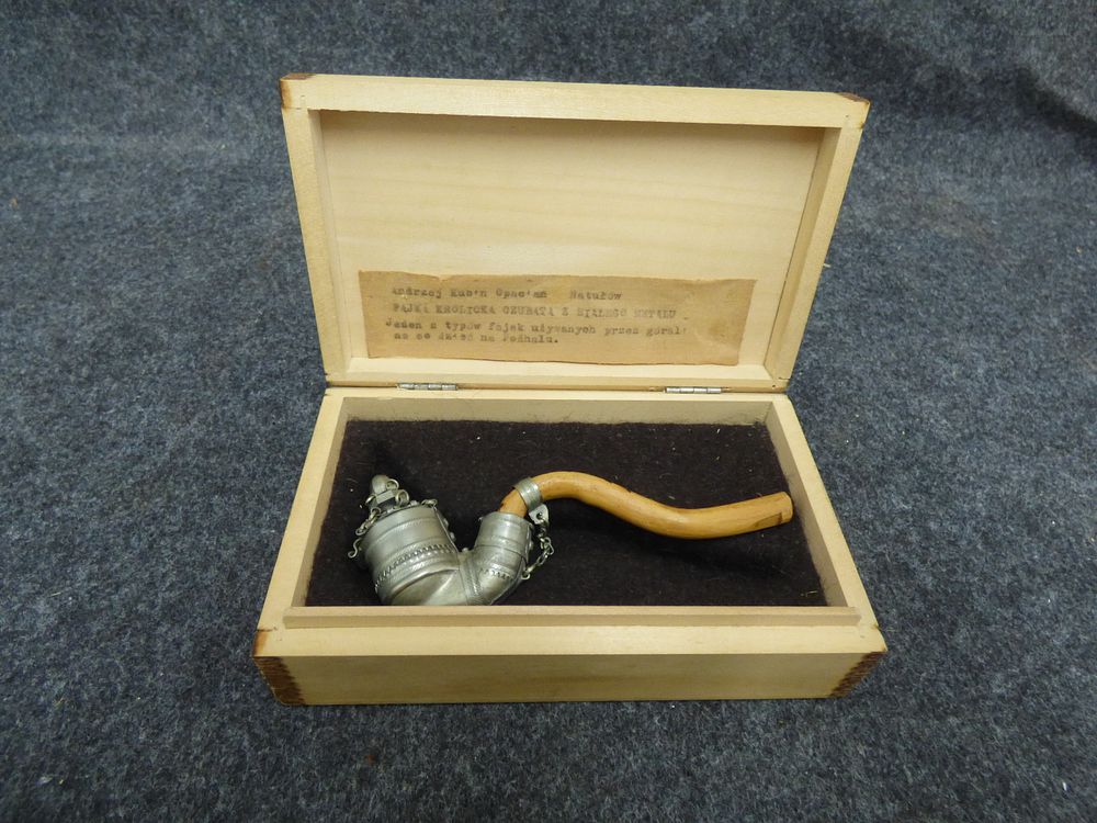 Lot 198: Andrzej Kubin Polish Highlander White Metal and Wood Pipe