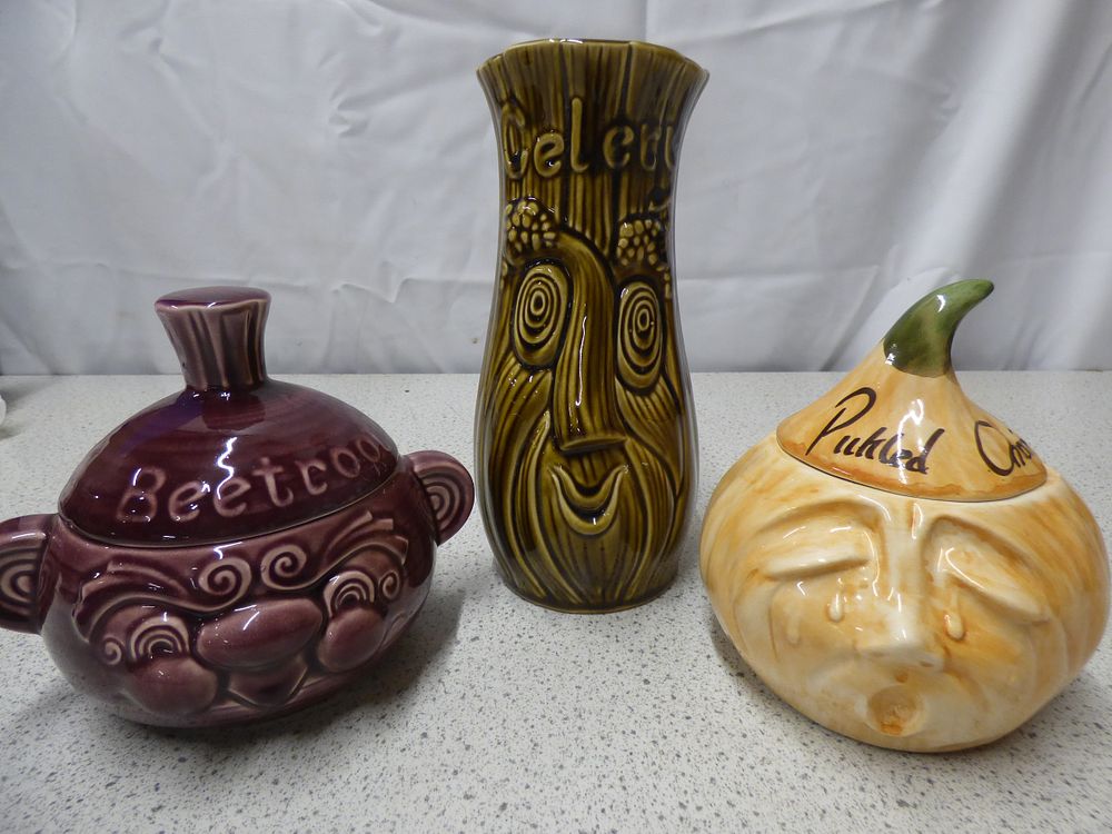 Lot 246: Sadler England Pottery, Beetroot Ceramic Lidded Jar, Celery and Pickled Onion Lidded Jar