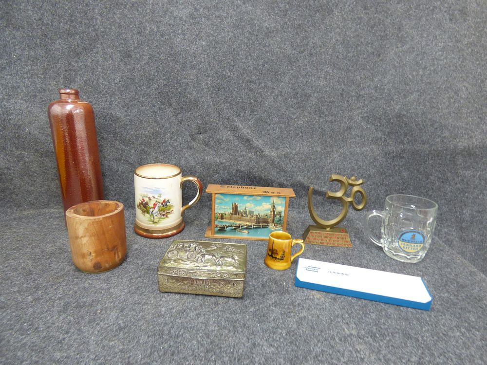 Lot 181: A Collection of Miscellaneous Souvenirs and Household Items