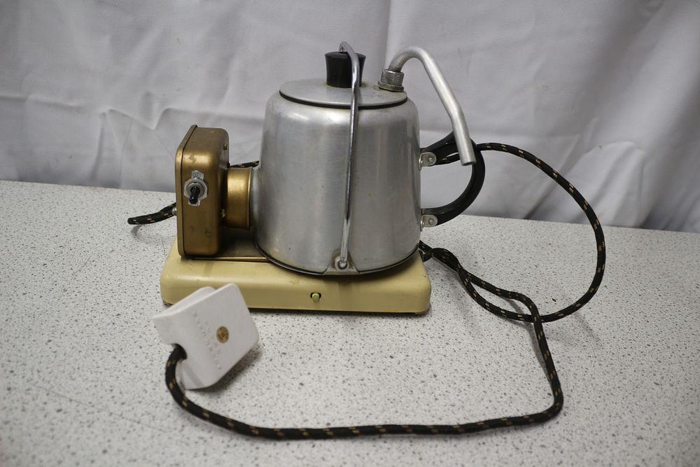 Lot 227: Vintage Hawkins Tiffee Electric Tea Maker
