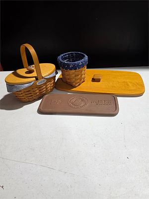 Longaberger Baskets, Lid, bread basket brick. There are 2 small baskets, one 11"&times;4" bread 