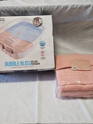 HoMedics Bubble Bliss Deluxe Footbath, Roomify Bath Towel Set. 2 hand towels, 2 bath towels, 2 