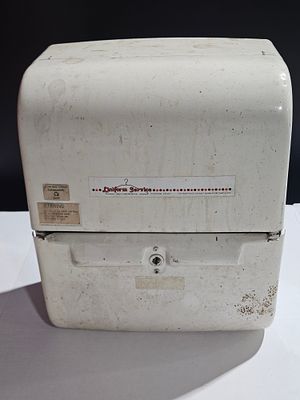 Vintage Steiner Steel Continuous Cloth Roll Towel Dispenser. This wall-mounted Steiner 