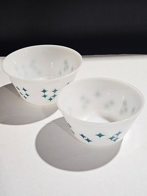 Pair of Hazel-Atlas Milk Glass Teal Atomic Starburst Bowls. This pair of white milk glass bowls 
