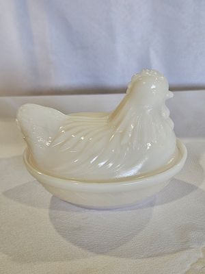 Hazel Atlas Platonite Milk Glass Hen on Nest Dish. This Hazel Atlas Platonite milk glass covered 