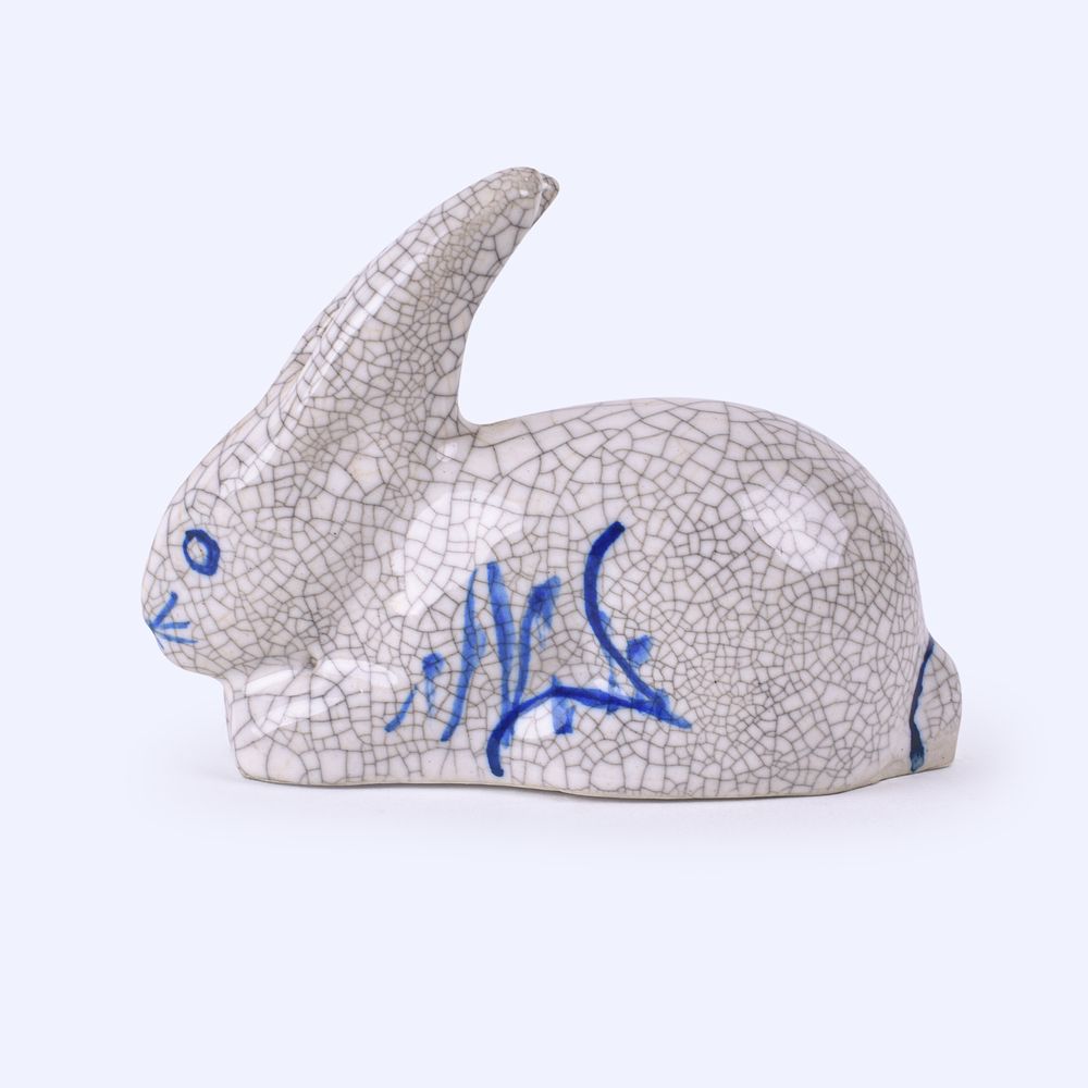 Lot 52: Dedham Pottery Rabbit Knife Rest
