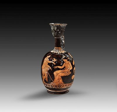 Lucanian red-figure squat lekythos of the Roccanova Painter. About 350 BC. Height 19cm, &oslash; 