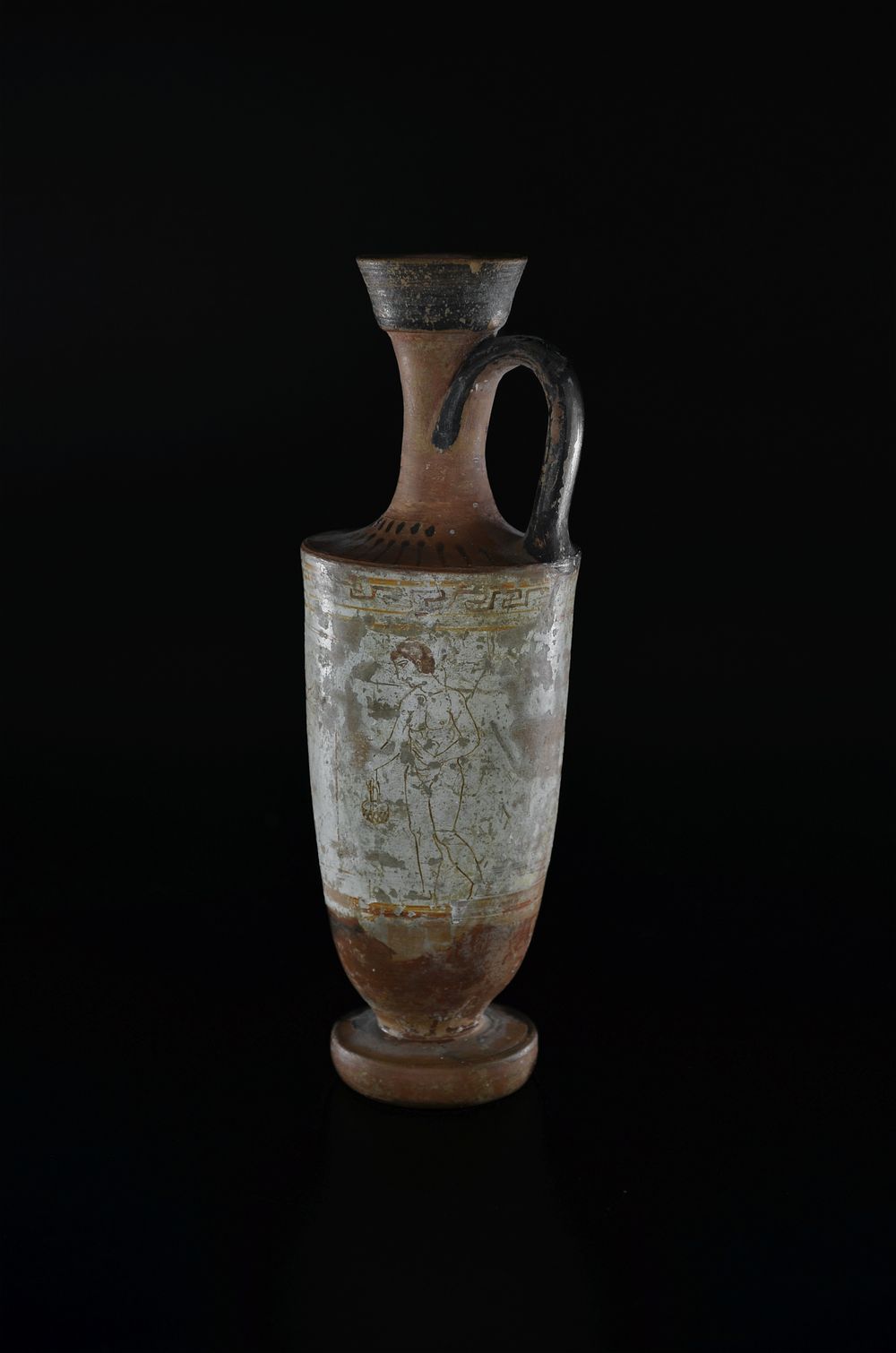 Attic white-ground lekythos of the Sabouroff Painter. 450 - 440 BC. Height 18,1cm, &oslash; 6cm. Type 