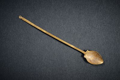 Miniature gold spoon. Golden miniature spoon, 1.98g, L 7.9cm. It was used in religious rituals 