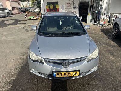 הונדה סיוויק מודל 2009. יד שלישית
צבע: כסוף, מנוע: בנזין, נפח מנוע: 1,339 סמ"ק, מפתח: יש.
על 
