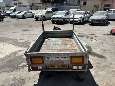 נגרר מודל 2022. יד שנייה
צבע: כסוף, מפתח: אין.
על רוכש הרכב מוטלת החובה לשחרר את הרכב ממגרש 