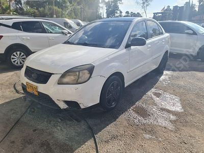 קיה ריו מודל 2011. יד שלישית
צבע: לבן, מנוע: בנזין, נפח מנוע: 1,399 סמ"ק, מפתח: יש.
על רוכש 