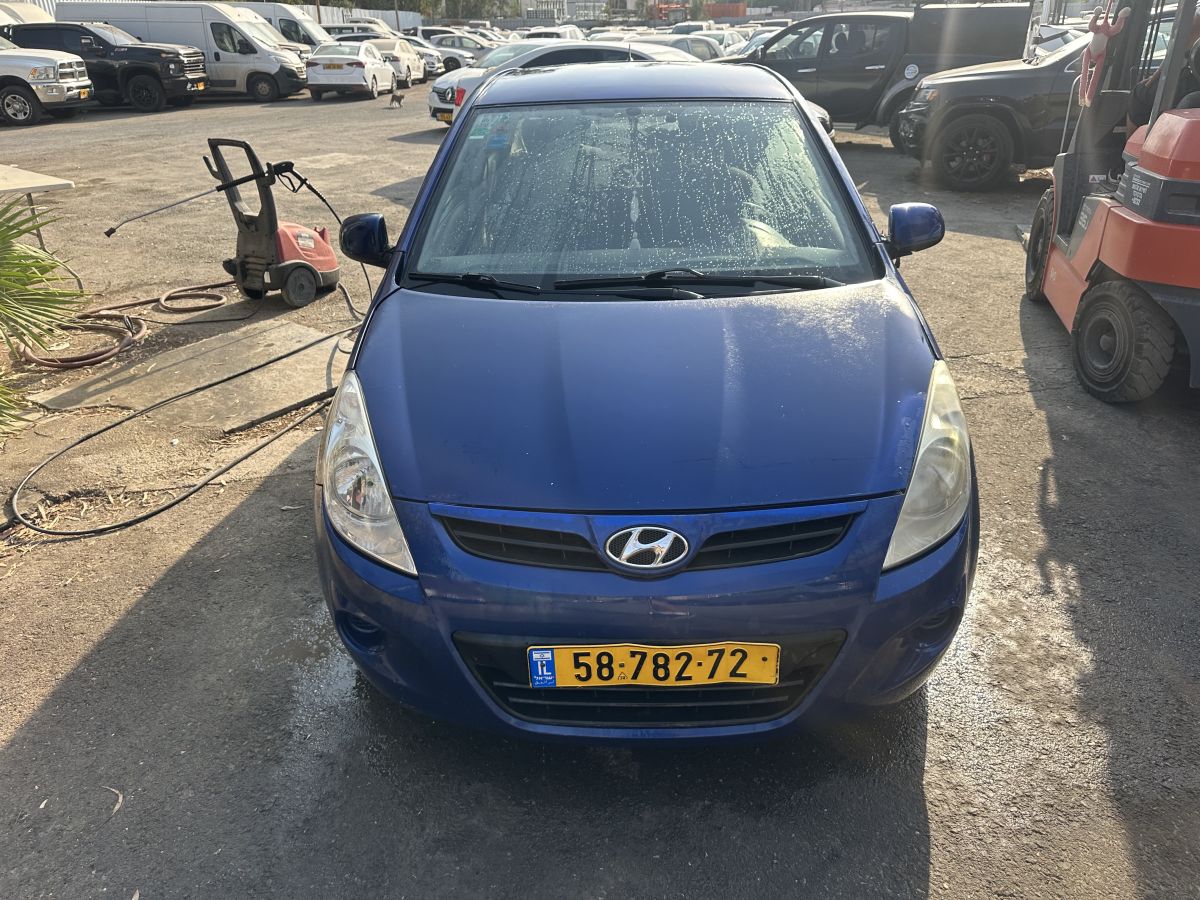 יונדאי I-20
