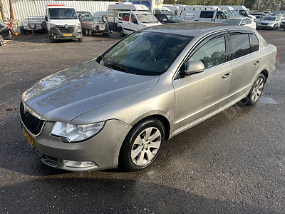 סקודה סופרב מודל 2012. יד רביעית
צבע: קפה, מנוע: בנזין, נפח מנוע: 1,798 סמ"ק, מפתח: יש.