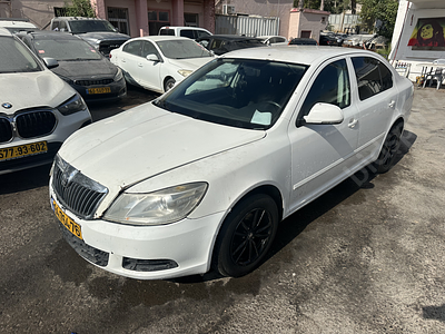 סקודה אוקטביה מודל 2012. יד רביעית
צבע: לבן, מנוע: בנזין, נפח מנוע: 1,197 סמ"ק, מפתח: יש.