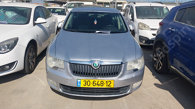 סקודה סופרב מודל 2013. יד שישית
צבע: כסוף, מנוע: בנזין, נפח מנוע: 1,798 סמ"ק, מפתח: אין.