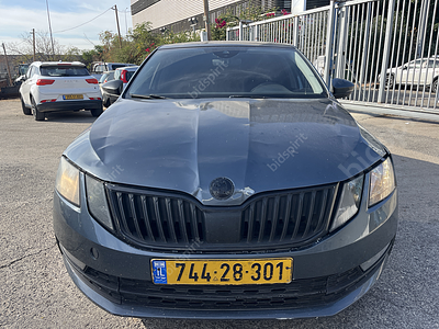 סקודה אוקטביה מודל 2019. יד חמישית
צבע: אפור מטאלי, מנוע: בנזין, נפח מנוע: 1,498 סמ"ק, מפתח: אין.