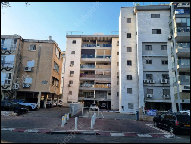 גל רוסבי מור | משרד עורכי דין | דירה בפתח תקווה מכונס נכסים