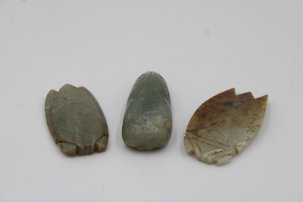 Lot 71: 3 jade circada roughly 20th Century.